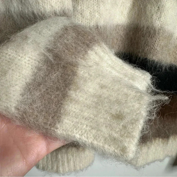 THEORY Striped Alpaca Wool V-Neck Sweater Size Medium - Picture 5 of 11